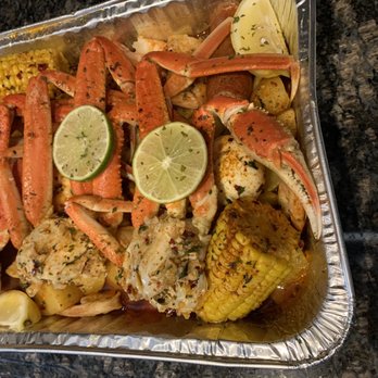 KRAB KINGZ DAIQ SHACK - crab legs, corn, corn on the cob, and lime wedges - Seafood Near Me - El Paso, Texas KRAB KINGZ DAIQ SHACK - crab legs, corn, corn on the cob, and lime wedges - Seafood Near Me - El Paso, Texas