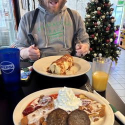 Southern Belle Diner - El Gordo and strawberry cheesecake waffles with sausage