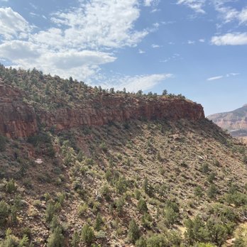 Watchman Trail - View of the overlook loop as you're hiking up. - Hiking Near Me - Virgin, Utah Watchman Trail - View of the overlook loop as you're hiking up. - Hiking Near Me - Virgin, Utah