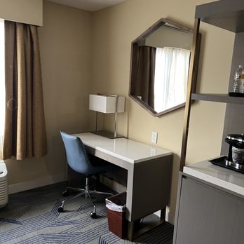 DoubleTree by Hilton St. Augustine Historic District - King Accessible Room #220 - Bedroom - Hotels Near Me - St Augustine, Florida DoubleTree by Hilton St. Augustine Historic District - King Accessible Room #220 - Bedroom - Hotels Near Me - St Augustine, Florida