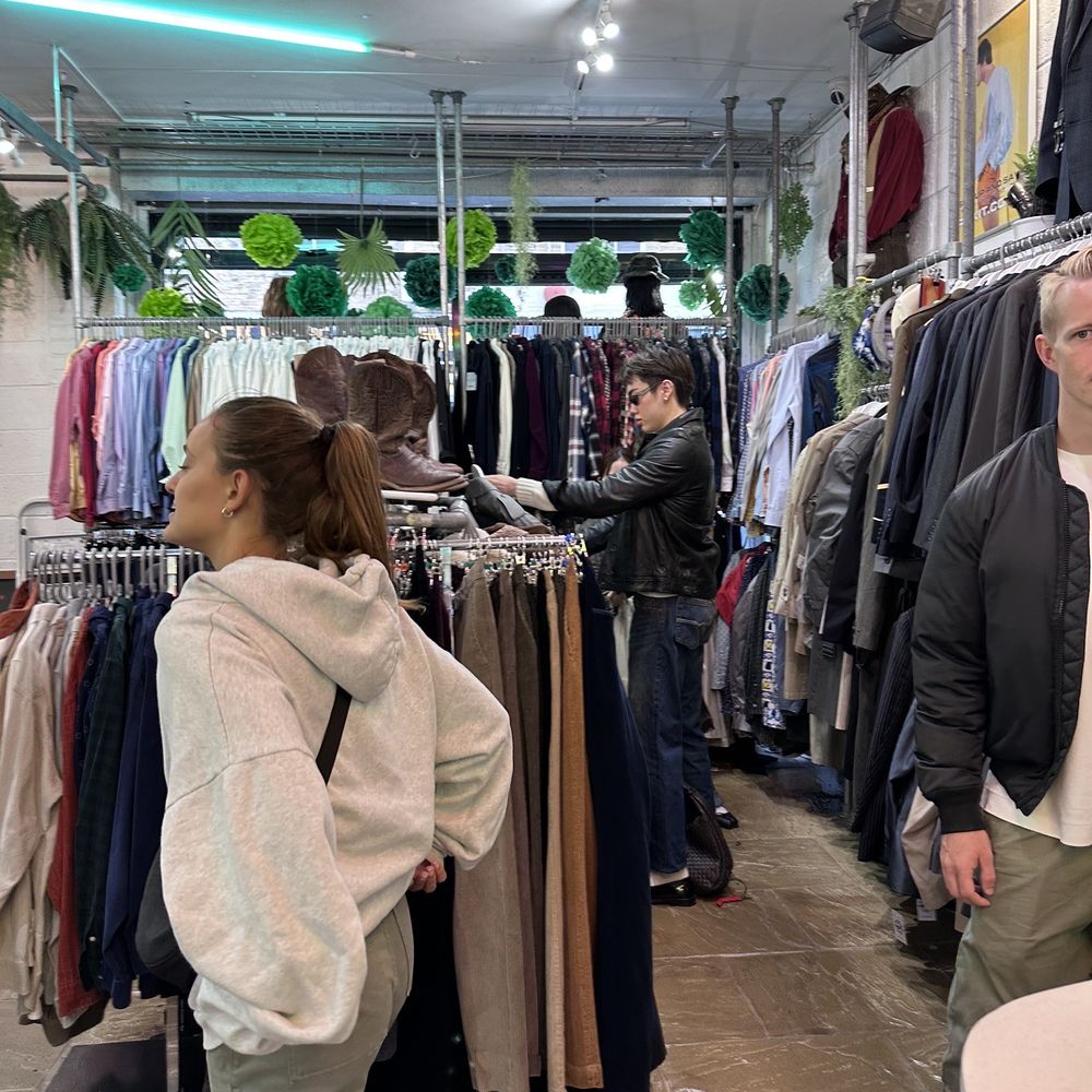 Rokit - clothing items - Used, Vintage & Consignment Near Me - London, XGL Rokit - clothing items - Used, Vintage & Consignment Near Me - London, XGL