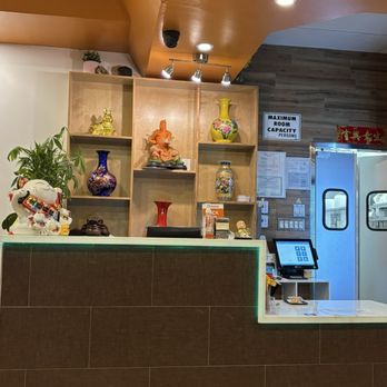 JS Foothill Restaurant - Counter shot - Asian Fusion Near Me - Pasadena, California