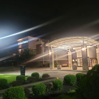 DoubleTree by Hilton Ann Arbor North - Outside, at night - Hotels Near Me - Ann Arbor, Michigan DoubleTree by Hilton Ann Arbor North - Outside, at night - Hotels Near Me - Ann Arbor, Michigan