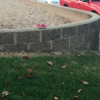 Hilltop Park & Pool - A little pair of feet are missing their shoozies:) - Parks Near Me - El Segundo, California