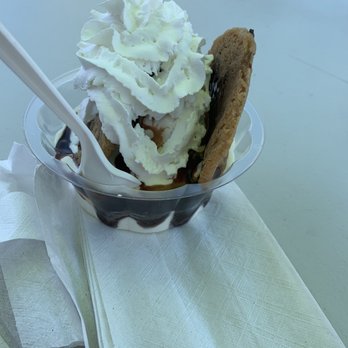 Dairy Del - Cookie sundae - Ice Cream & Frozen Yogurt Near Me - Louisville, Kentucky Dairy Del - Cookie sundae - Ice Cream & Frozen Yogurt Near Me - Louisville, Kentucky