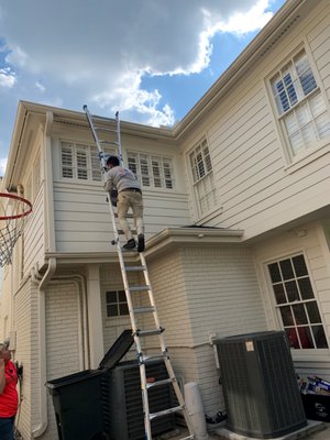 Roof MD & General Contracting Logo