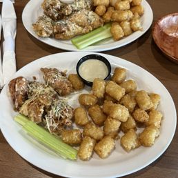 Garlic Parm wings and tots lunch special