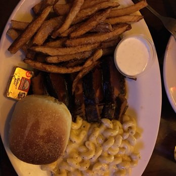 Hop-N-Grape - Brisket, Fries, Pepperjack Mac, Roll yum - Barbeque Near Me - Longview, Washington Hop-N-Grape - Brisket, Fries, Pepperjack Mac, Roll yum - Barbeque Near Me - Longview, Washington