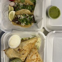 El Cochiloco - Steak tacos and chicken quesadilla
