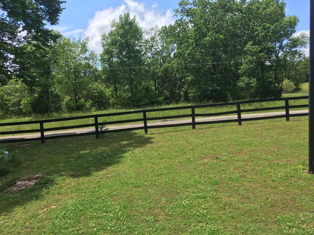 MIGUEL’S QUALITY LAWNCARE SERVICES Lewisburg, Tennessee Lawn