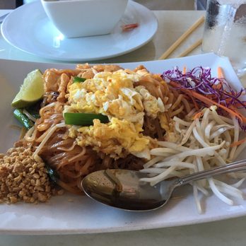 Elephant Thai Kitchen - Chicken Pad Thai - Thai Near Me - Long Beach, California Elephant Thai Kitchen - Chicken Pad Thai - Thai Near Me - Long Beach, California