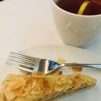 加拿大航空公司 - Roasted Almond Gateau - Airlines Near Me - Hong Kong, HK