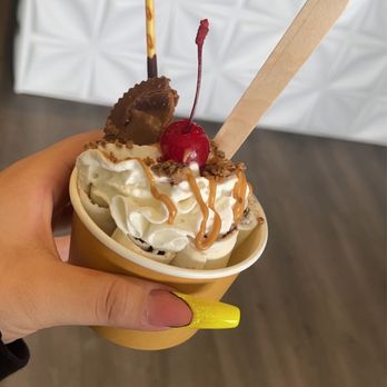 Frosty Acres Rolled Ice Cream - Pot of gold - Ice Cream & Frozen Yogurt Near Me - Alamosa, Colorado Frosty Acres Rolled Ice Cream - Pot of gold - Ice Cream & Frozen Yogurt Near Me - Alamosa, Colorado