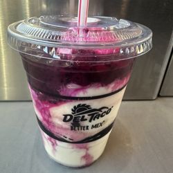 Del taco - Dragonfruit Blueberry Shake