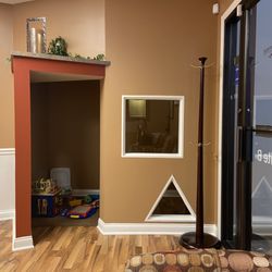 Allisonville Family Dentistry - Kids play area in lobby