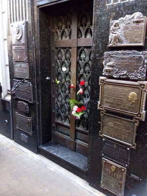 Recoleta Cemetery by null