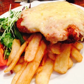 Friendly Inn Hotel - Restaurants Near Me - Kangaroo Valley, NSW Friendly Inn Hotel - Restaurants Near Me - Kangaroo Valley, NSW