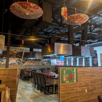Izumi Steakhouse - The other half of the restaurant has cook tables which are awesome - Sushi Bars Near Me - Las Vegas, Nevada Izumi Steakhouse - The other half of the restaurant has cook tables which are awesome - Sushi Bars Near Me - Las Vegas, Nevada