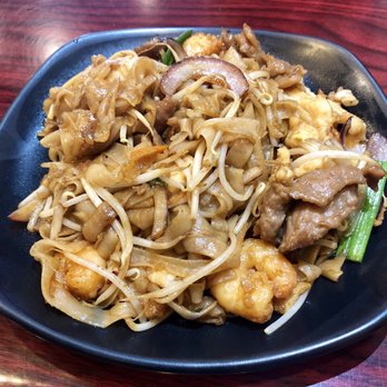 U Ni Express - Chow Fun Noodles combination - Chinese Near Me - Henderson, Nevada U Ni Express - Chow Fun Noodles combination - Chinese Near Me - Henderson, Nevada