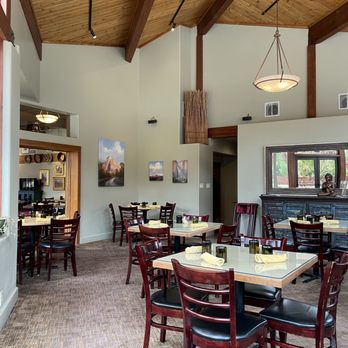 Spotted Dog - Dining Room - American Near Me - Springdale, Utah Spotted Dog - Dining Room - American Near Me - Springdale, Utah