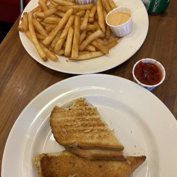 Elephants Lake Oswego - Tuna Melt & Fries - Cafes Near Me - Lake Oswego, Oregon Elephants Lake Oswego - Tuna Melt & Fries - Cafes Near Me - Lake Oswego, Oregon