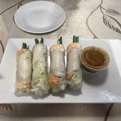 Anh Thu 2 - Summer rolls