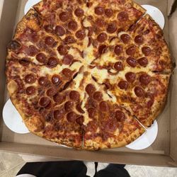 Olde House Cookery - Large Pepperoni pizza
