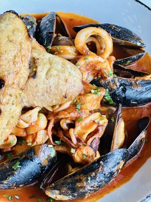 La Cucina Italian Eatery & Pastaria by null