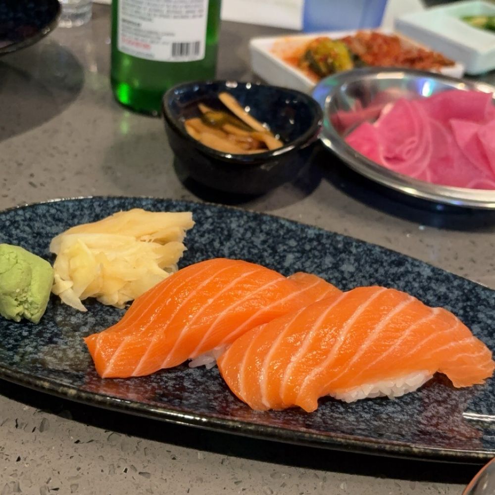 Salmon nigiri sushi Salmon nigiri sushi