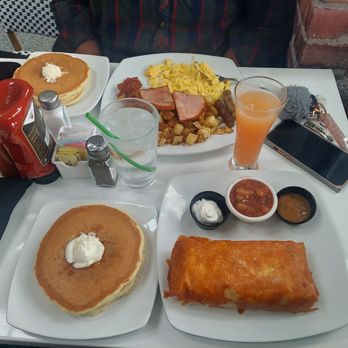 Serendipity Restaurant - Breakfast burritos - Sports Bars Near Me - Redondo Beach, California