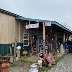 Madeline's Antiques and Uniques
