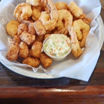 Junior's Bar & Grill - Fried shrimp basket with tots and slaw. - Bars Near Me - Toccoa, Georgia Junior's Bar & Grill - Fried shrimp basket with tots and slaw. - Bars Near Me - Toccoa, Georgia