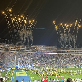 Rose Bowl Stadium - USC V UCLA 11/23 - Stadiums & Arenas Near Me - Pasadena, California
