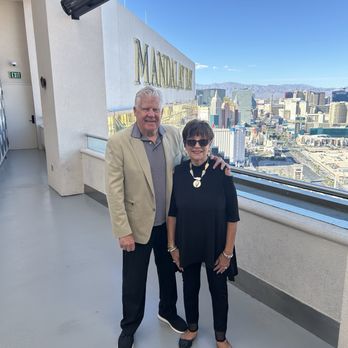 Vinyl Room - Lounges Near Me - Las Vegas, Nevada Vinyl Room - Lounges Near Me - Las Vegas, Nevada