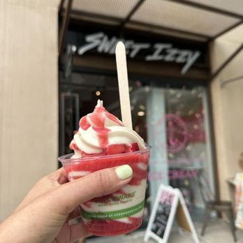 SWEET IZZY - Updated January 2026 - 47 Photos & 49 Reviews - 3003 E 3rd