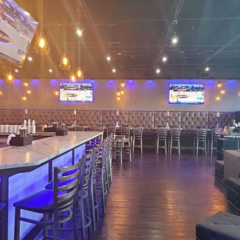 Fin & Feathers - Seating - Soul Food Near Me - Douglasville, Georgia