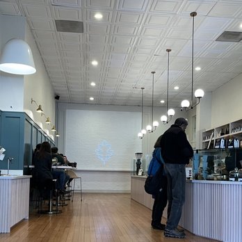 Black Oak Coffee Roasters - Black oak interior - Coffee & Tea Near Me - Healdsburg, California Black Oak Coffee Roasters - Black oak interior - Coffee & Tea Near Me - Healdsburg, California