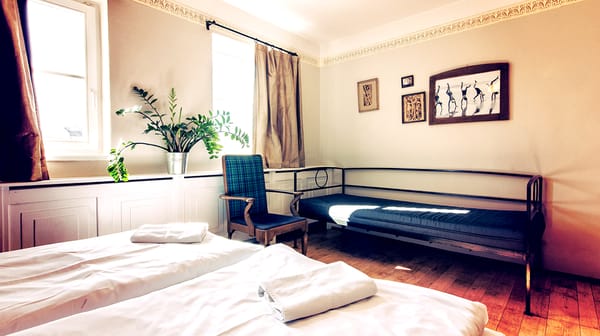 Sir Toby's Hostel by null