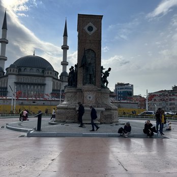 Taksim Meydanı - Landmarks & Historical Buildings Near Me - Istanbul, 34