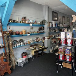 B & J Consignment - Inside