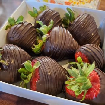 San Jose Candy Kitchen - Chocolate covered strawberries - Ice Cream & Frozen Yogurt Near Me - San Jose, California