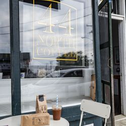 44 North Coffee - Outside seating Stonington cafe.
