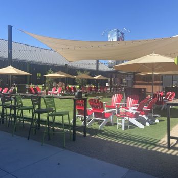 Chicken N Pickle - Pickleball Near Me - Glendale, Arizona