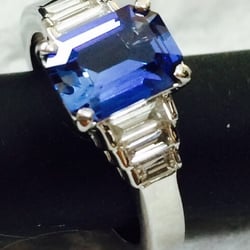 Hinz Jewelers - Sapphire diamond ring