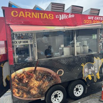Carnitas El Momo - Food Trucks Near Me - Los Angeles, California Carnitas El Momo - Food Trucks Near Me - Los Angeles, California