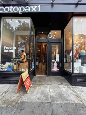Cotopaxi Hayes Valley by null