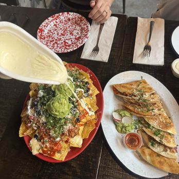 Federales Tacos & Tequila - Logan Square - Smoked Chicken Quesadillas, Chipotle Chicken Grande Nachos (Featured)nachos - Bars Near Me - Chicago, Illinois Federales Tacos & Tequila - Logan Square - Smoked Chicken Quesadillas, Chipotle Chicken Grande Nachos (Featured)nachos - Bars Near Me - Chicago, Illinois