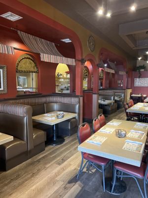 Mona's Italian Restaurant by null