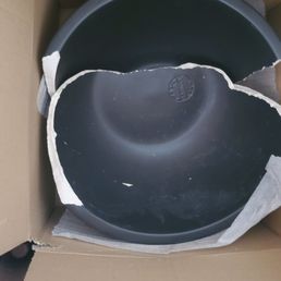 Cracked planter upon opening the box. Cracked planter upon opening the box.