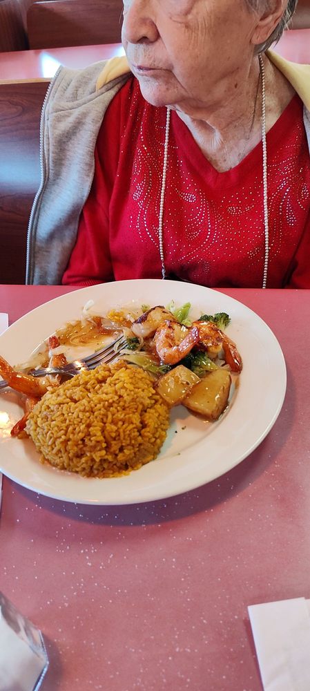 Crab and Hibachi House Logo